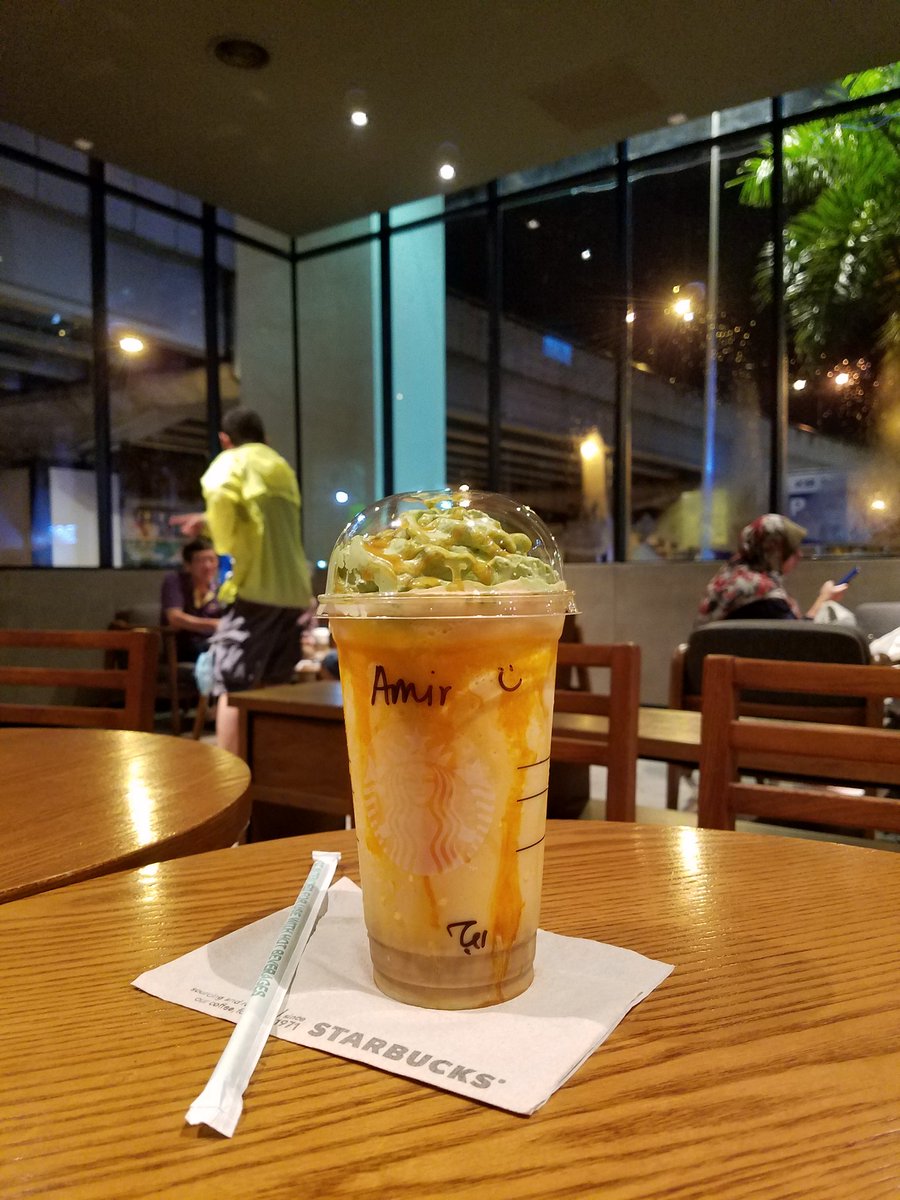 BNerdy13's tweet photo. A rainy night, sipping on cold beverage #notmyrealname https://t.co/mkQKGSUNg5
