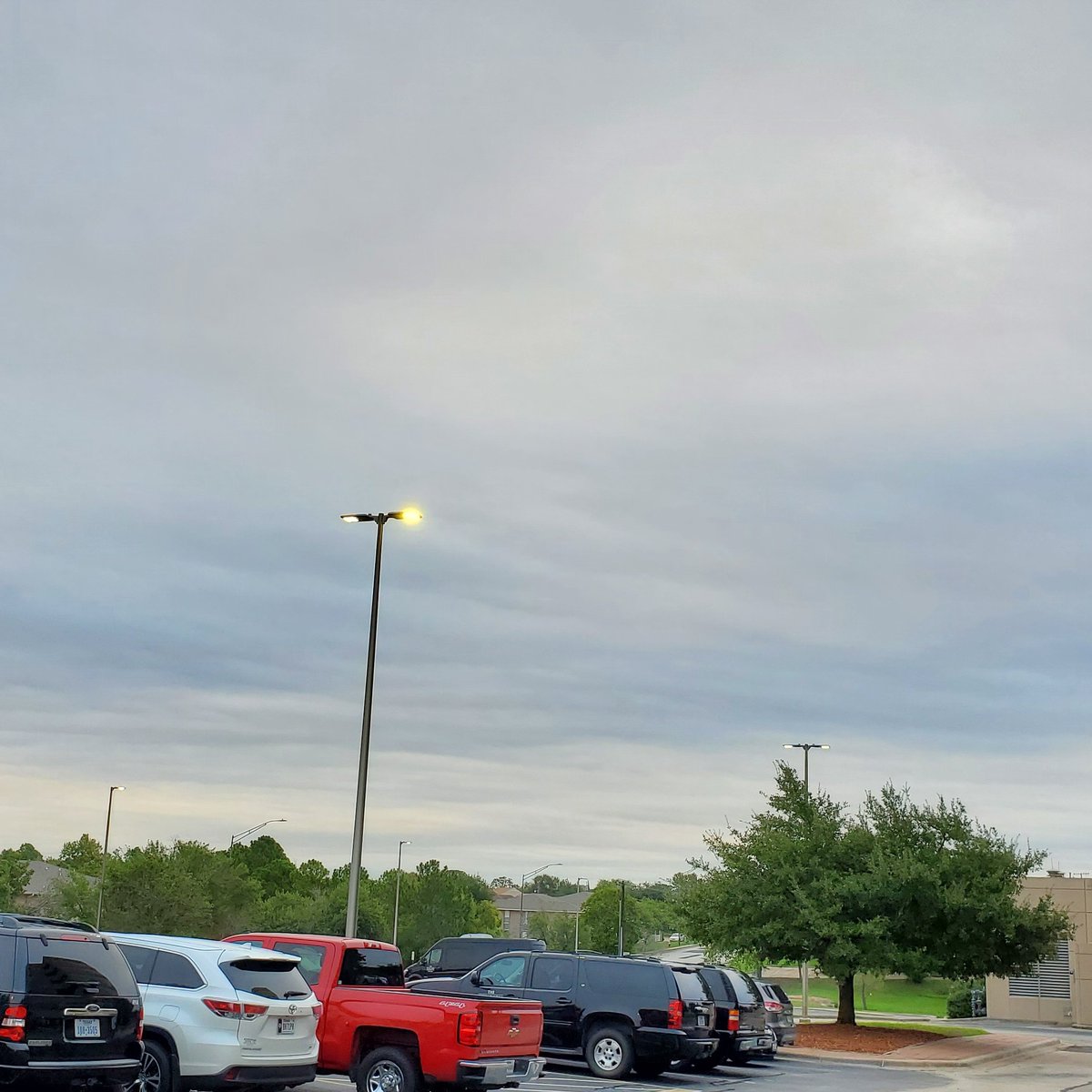 k_yo_media's tweet photo. Gloomy start to my Friday #weekendinview https://t.co/eZNXqaoLEg