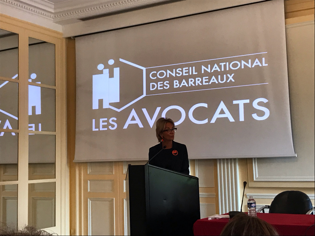 Pour renforcer les échanges et permettre des formations réciproques entre avocats et assureurs, la <a href="/FFA_assurance/">FFA Assurance</a>  a signé ce matin une charte avec le Conseil National des Barreaux. Une étape importante pour instaurer une relation de confiance entre les deux professions.