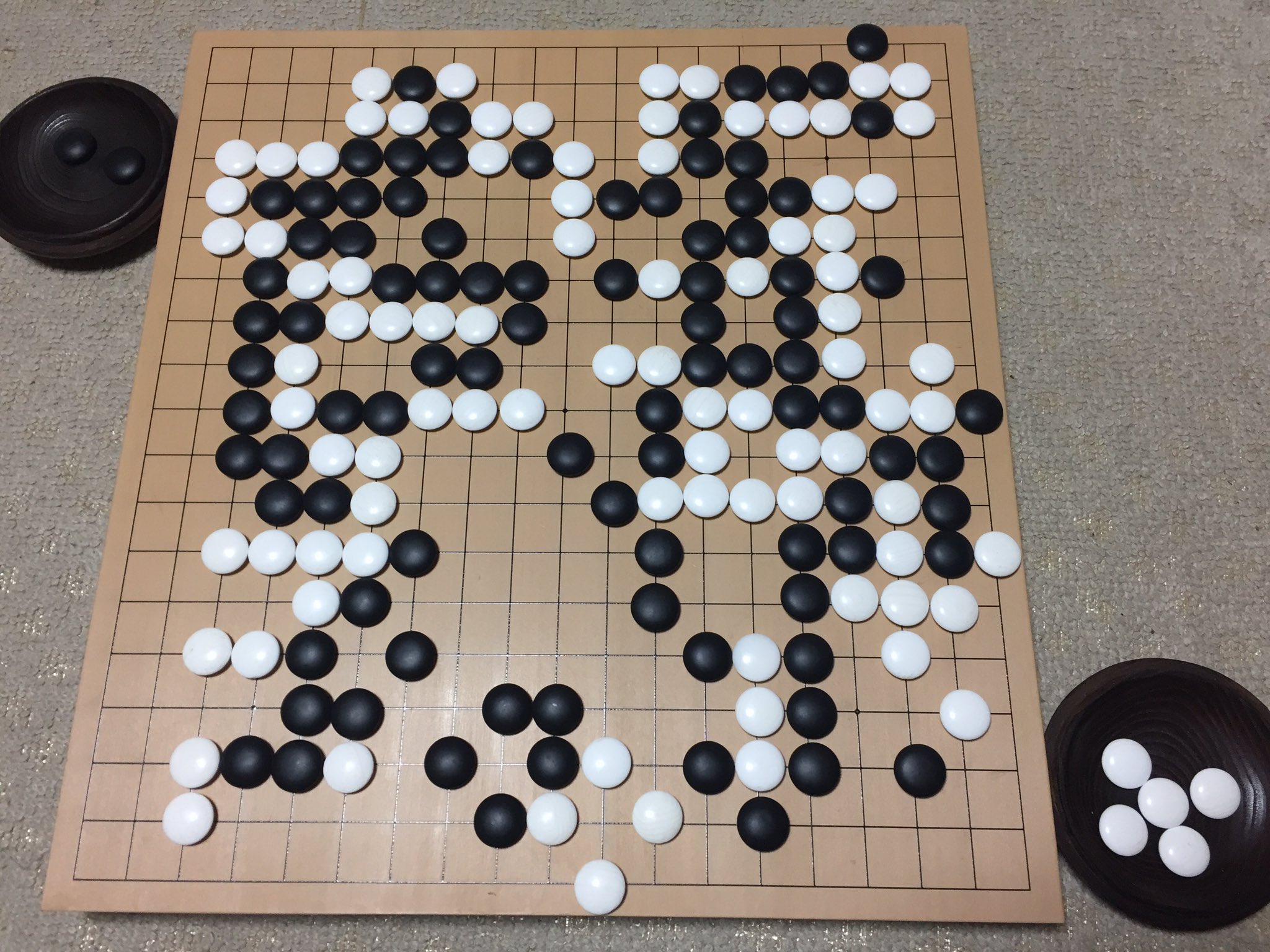 清水善郎 よしろー 蘇耀国先生お誕生日おめでとうございます 9月11日今日の棋譜並べ3局目 囲碁 すぐに使える斬新布石 より 14年12月14日放送 第62回nhk杯テレビ囲碁トーナメント3回戦 黒 蘇耀国九段 白 清水善郎 よしろー 蘇耀国先生お誕生日おめでとうございます 9月11日今日の棋譜並べ3局目 囲碁 すぐに使える斬新布石 より 14年12月14日放送 第62回nhk杯テレビ囲碁トーナメント3回戦 黒 蘇耀国九段 白