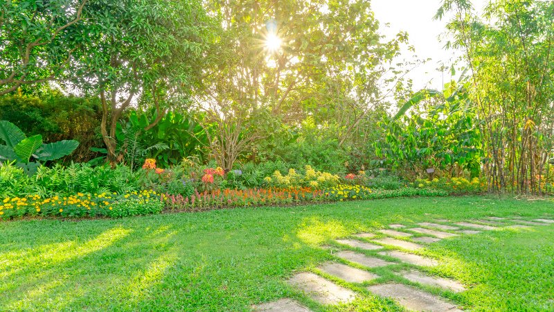 GardenTts's tweet photo. Stepping stones work well when set into lawns or gravel and offer a flat and stable surface for garden paths. A unique feature that kids will enjoy exploring and adults will enjoy watching! 
https://t.co/JtnpxRB5yx
#gardening #paving #perthuk #steppingstones #gardenpaths https://t.co/D61P6D2ynF