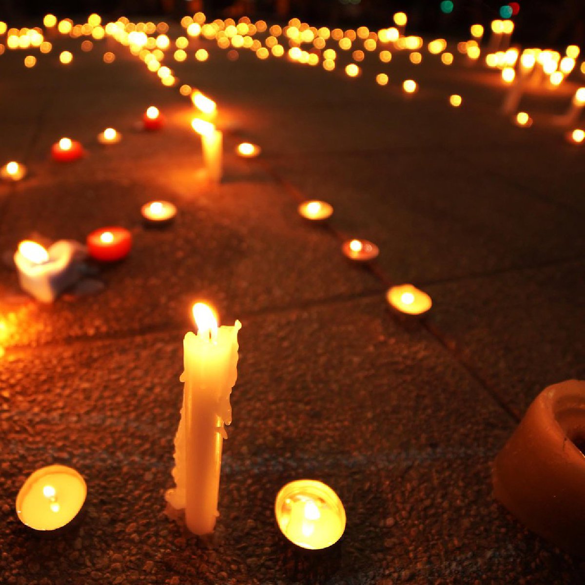 mssachile's tweet photo. 19h nos encontramos en la velatón por la memoria frente a la casona de República 550, ex residencia estudiantil de la @uchile que fue transformada en centro de torturas en dictadura. Junto a la @jjvvRepublica Detalles aquí: 
https://t.co/NXv6AgKVqO @Republicaapc @apoyalosbarrios https://t.co/4YfEP0E4XC