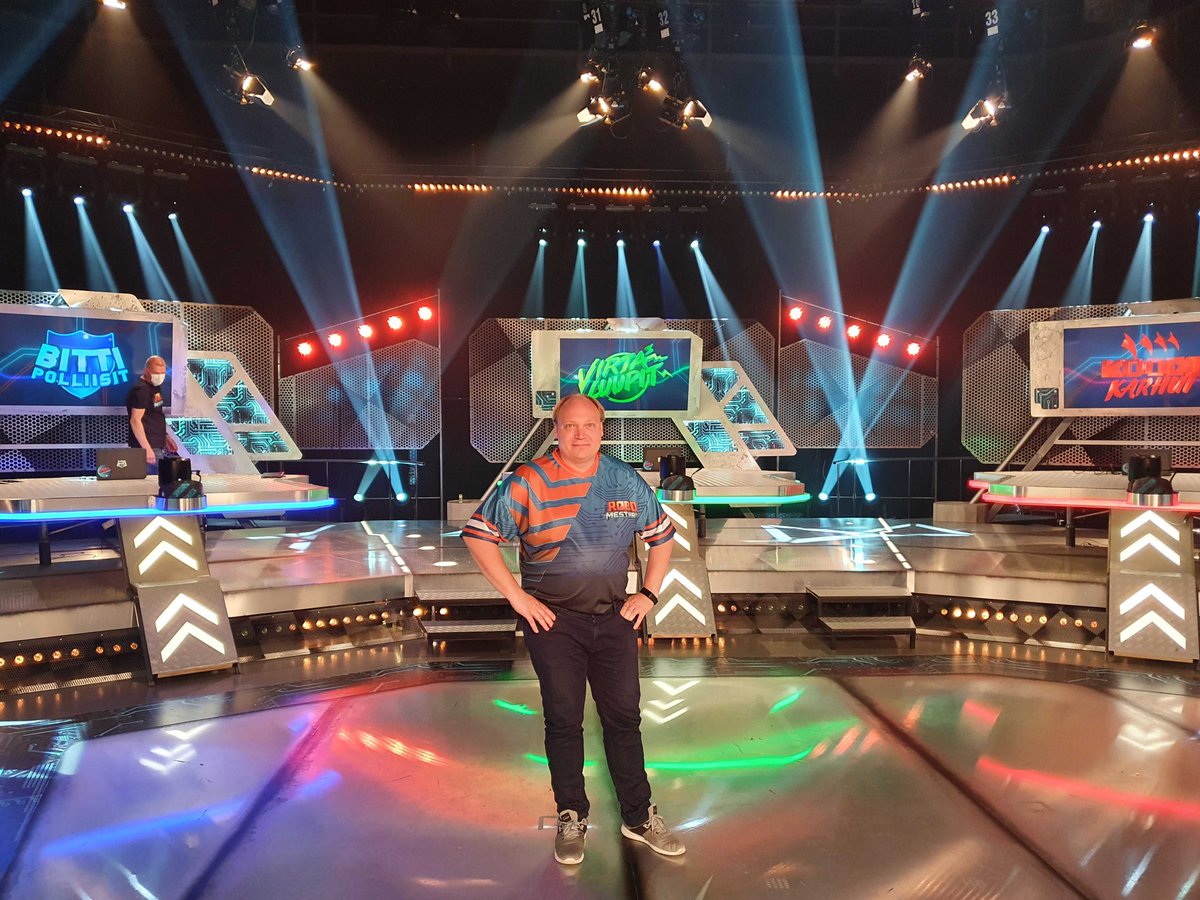 More behind the scenes pictures from today's shooting of #robomestarit Don't forget to watch, this Sunday on YLE TV 2!