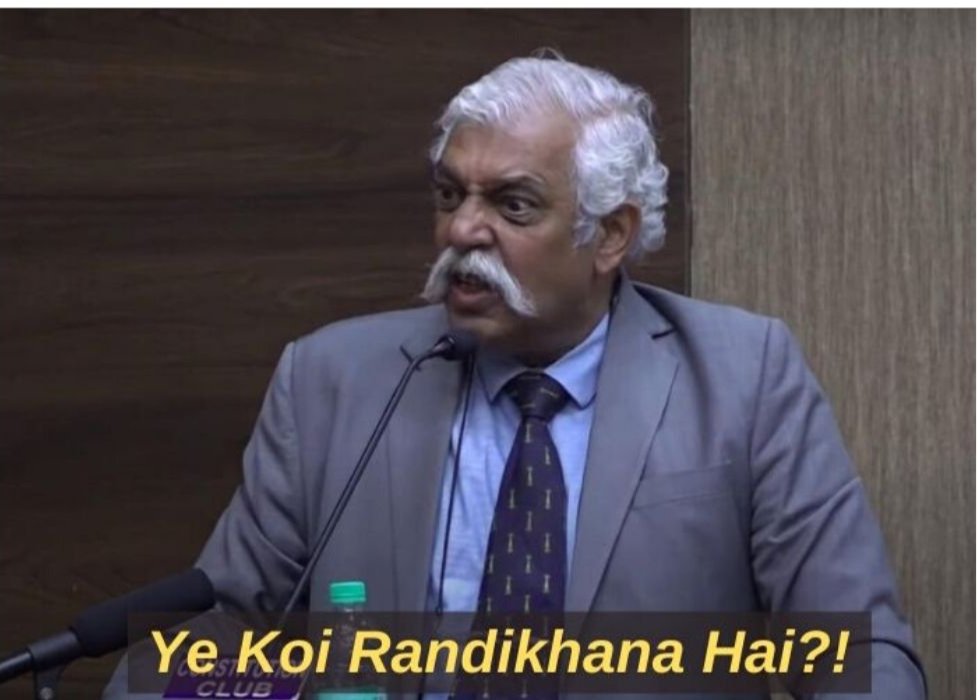 SwadeshiINC's tweet image. "After Entering Republic Tv"
 True Indian:
#RepublicGhatiyaChannelHai