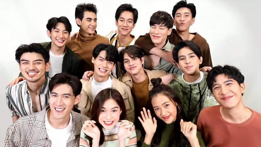BRlGHTxWlN's tweet photo. Some people say they don’t like the story of 2gether The Series. You know what? We don’t care about you mediocre opinions. We love this wholesome and heartwarming series. It keeps our depressing and lonely hearts happy and sane this pandemic  #ยังคั่นกูตอนจบ https://t.co/0ltlnAZuDd