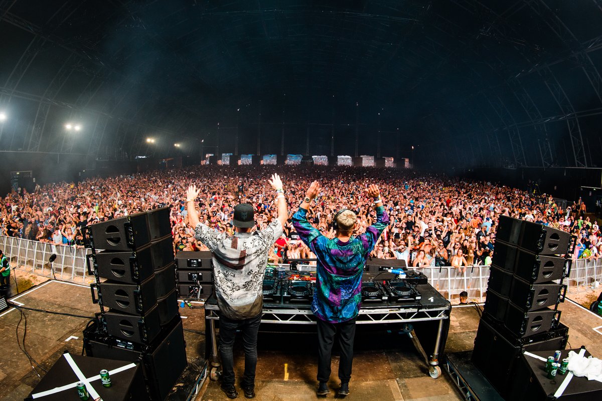 Creamfields's tweet photo. #CreamfieldsSunday is looking massive! @tiesto @MartinGarrix @MarcKinchen @solardomusic + Many, many more! #Creamfields2021 π₯ https://t.co/lxrTgV0dn5