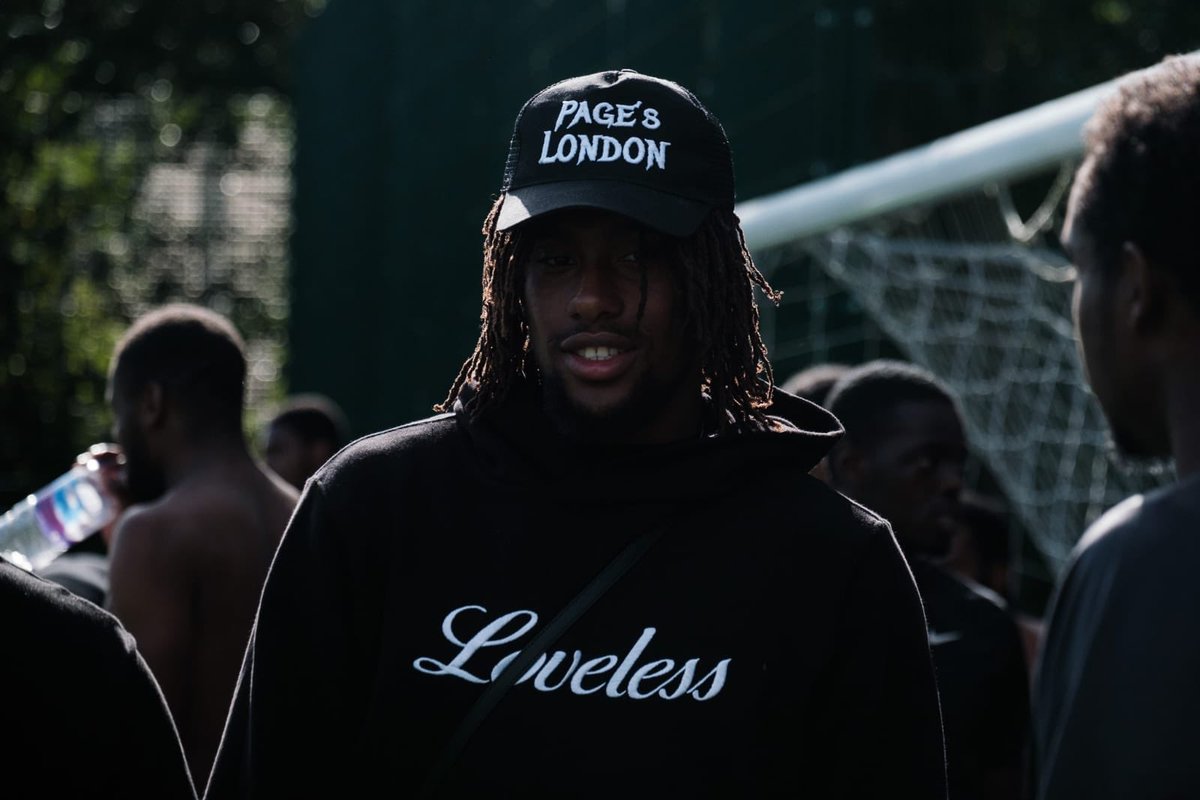 FHNATHLETICFC's tweet photo. real recognise real 🤝  @everton &amp; @NGSuperEagles 🇳🇬 footballer Alex Iwobi, supporting the boys for the opening game of the season 🥳 

Love for coming bro @alexiwobi &amp; best of luck for the season 💚

#fhnathleticfc #nurtureandelevate #alexiwobi #iwobi #supereagles #everton https://t.co/xXrxtfjGzd