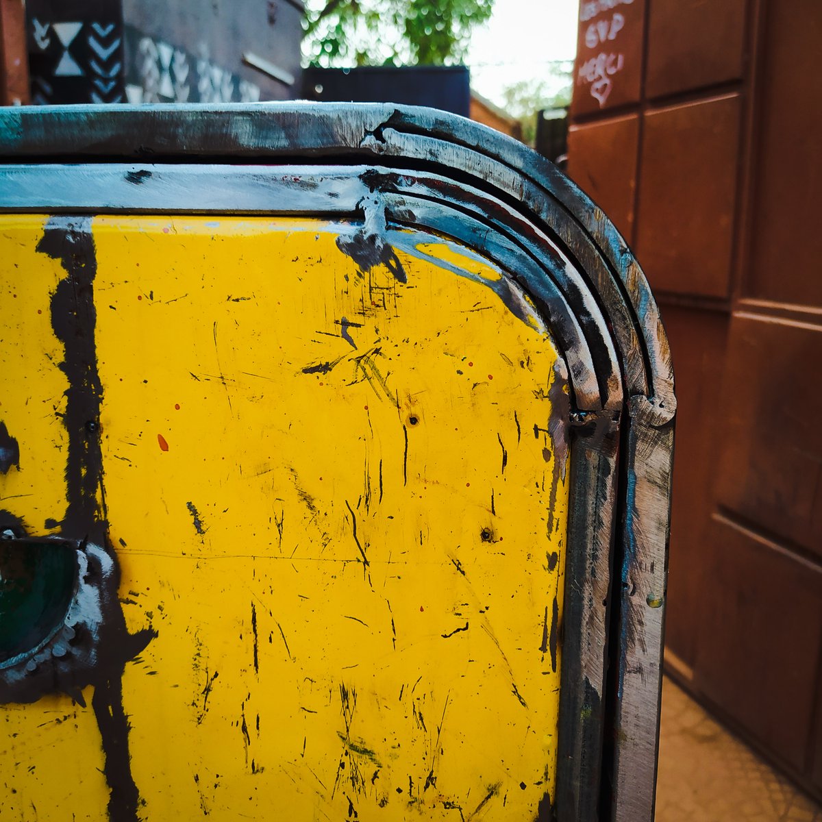 We often overlook how much of the West's recycled waste ends up in Africa. Leonie Annor-Owiredu speaks to Burkina Faso-based Hamed Ouattara, one of the artists addressing the problem, about how he hopes his art will lead to wider change  https://bit.ly/3k0Ltlc&nbsp;