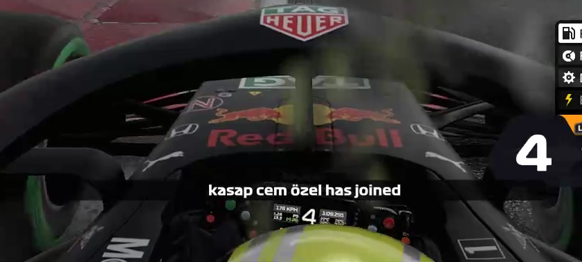 Dün geceki lig yarışımda "bir şekilde" lobiye girmeyi başaran birinin ismi. Şampiyonada 100 puan farkla lider olmam dışında sıkıntı yok.