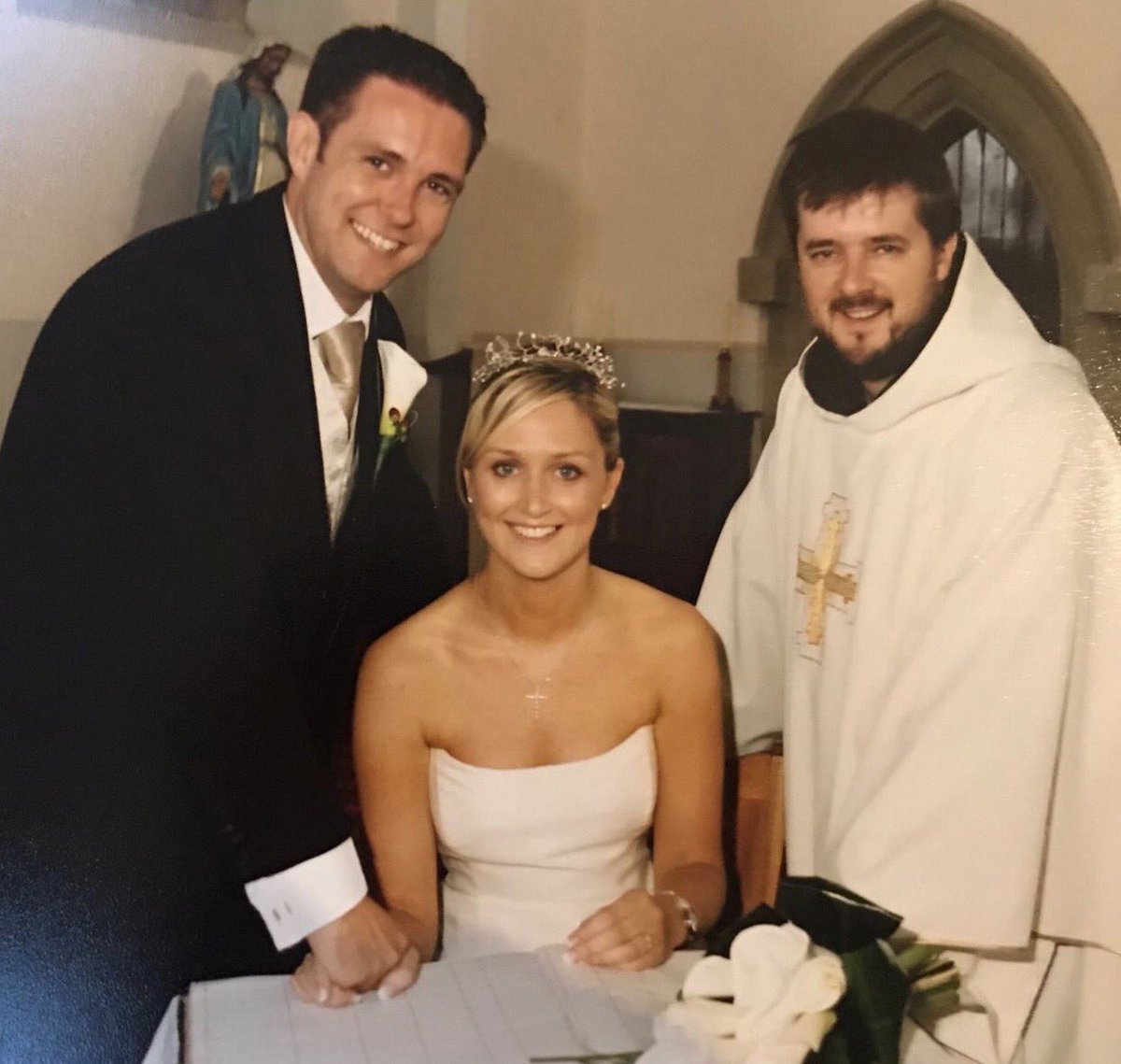 17 years ago this very day I married the love of my life ⁦@ciarathorn1⁩ with the help of ⁦@frbryanshortall⁩ #FeelsLikeYesterday
