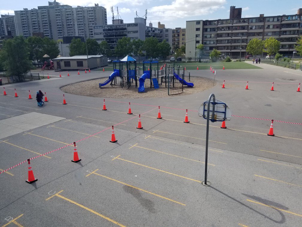 TPPS_TDSB's tweet image. Getting our @TPPS_TDSB schoolyard ready with zones for #FirstDayOfSchool next week. #cohorting #SocialDistancing #SafeSeptemberON. @tdsb @LC1_TDSB @AHoward_tdsb @Mr_J_Crane @Mrs_S_Rogers