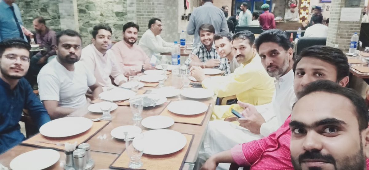 NabeelC95310795's tweet photo. Team Sare Aam Gujranwala #ExecutiveMembers Meeting With President @rjshahid7 and With Vice President @NomanAhmadVp of Team Sare Aam Gujranwala .😍😍
@iqrarulhassan @farrukhchugtai @NabeelC95310795 @Sajid_Ali_Siyal https://t.co/L65Nzv5ZBk https://t.co/iaheH84Jt9