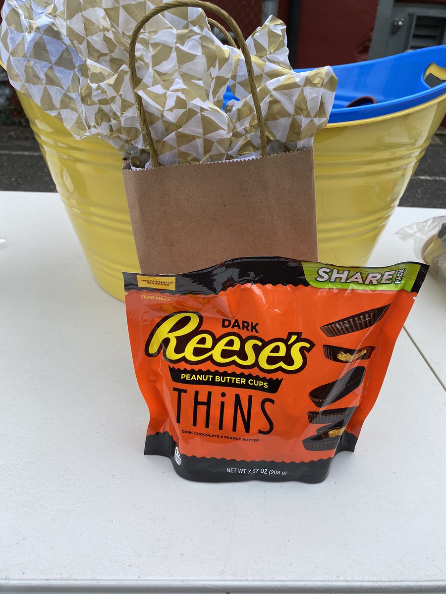 I had such a great time at Meet and Greets this afternoon. It was so refreshing to see so many #bekind students and parents! I’m floored by the surprises I got too! <a href="/Trusty_Teach/">TrustyTeach</a> <a href="/Dr_Whitehouse/">Beth Whitehouse</a>