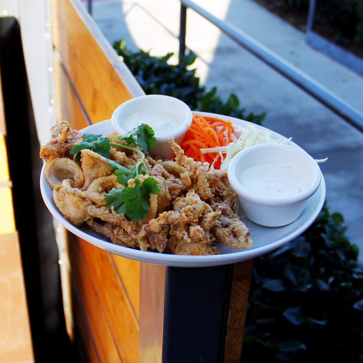 Crispy Calamari is your next favorite appetizer! 😜 #Knotts #ThisisAnaheim

𝐖𝐞'𝐫𝐞 𝐎𝐩𝐞𝐧! - 𝐏𝐚𝐭𝐢𝐨 - 𝐇𝐚𝐩𝐩𝐲 𝐇𝐨𝐮𝐫 𝟐𝐏𝐌-𝟕𝐏𝐌

Special combo 🍟😁
Garlic noodle + soda = $15