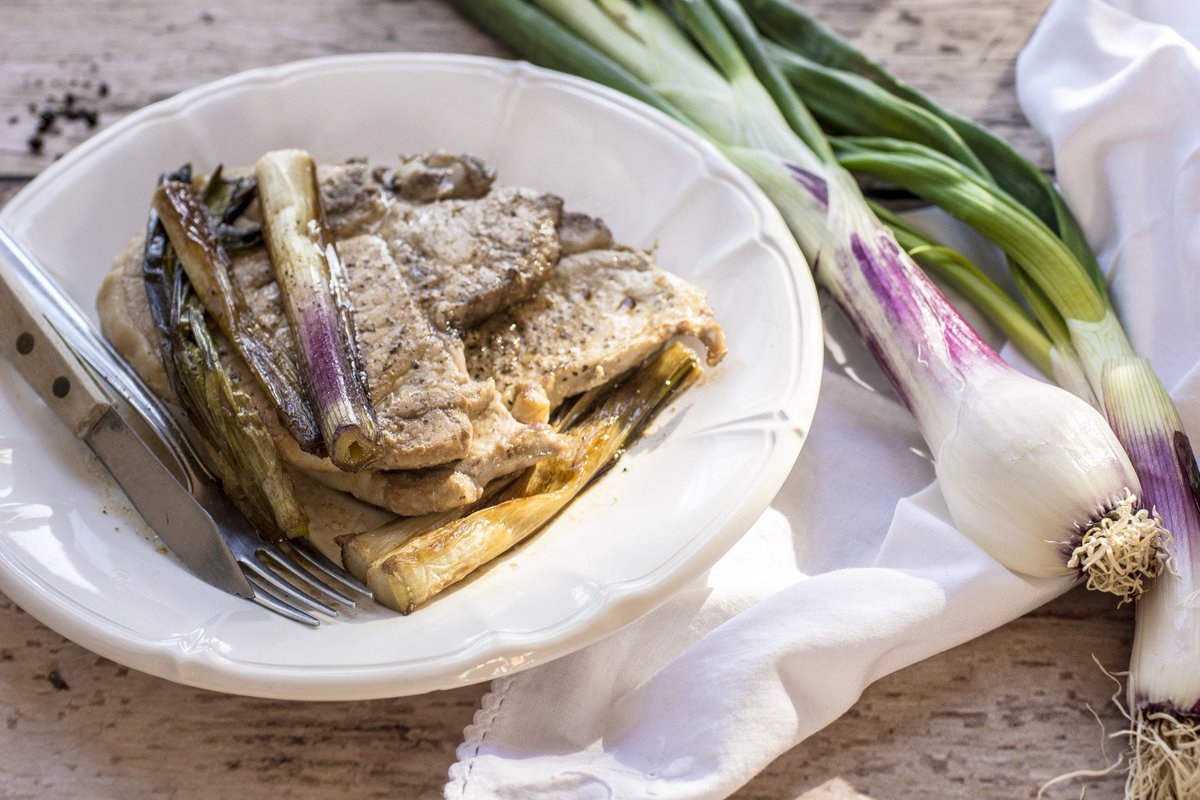 Stasera esci, che è #venerdì e bisogna festeggiare. Domani poi vai a fare la spesa che per #pranzo facciamo le #braciole di <a href="/Tery_PeP/">Teresa Balzano</a>! #vealday 
sfizioso.it/ricetta/bracio…