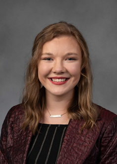 ProgramSiu's tweet photo. Hailing from a diversified crop and livestock farm near Earlville, IL., Miriam Hoffman is a junior Provost Scholar studying Agribusiness Economics w/ a focus on energy and environmental policy, pursuing a career to serve the world by working to empower both farmers and consumers. https://t.co/SNCL7BK3MG