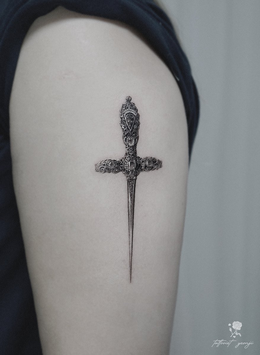 Jewel sword ⚔

보석 검을 새겨드렸습니다✨

작업한 지 꽤 되었는데 새로운 느낌이라 어떻게 올려야 할지 오래 고민하다가 이제 올리게 되었네요!😳

오래 걸려 작업했는데 잘 참아주셔서 수월하게 작업할 수 있었어요☺️

받아주셔서 감사합니다!🕊