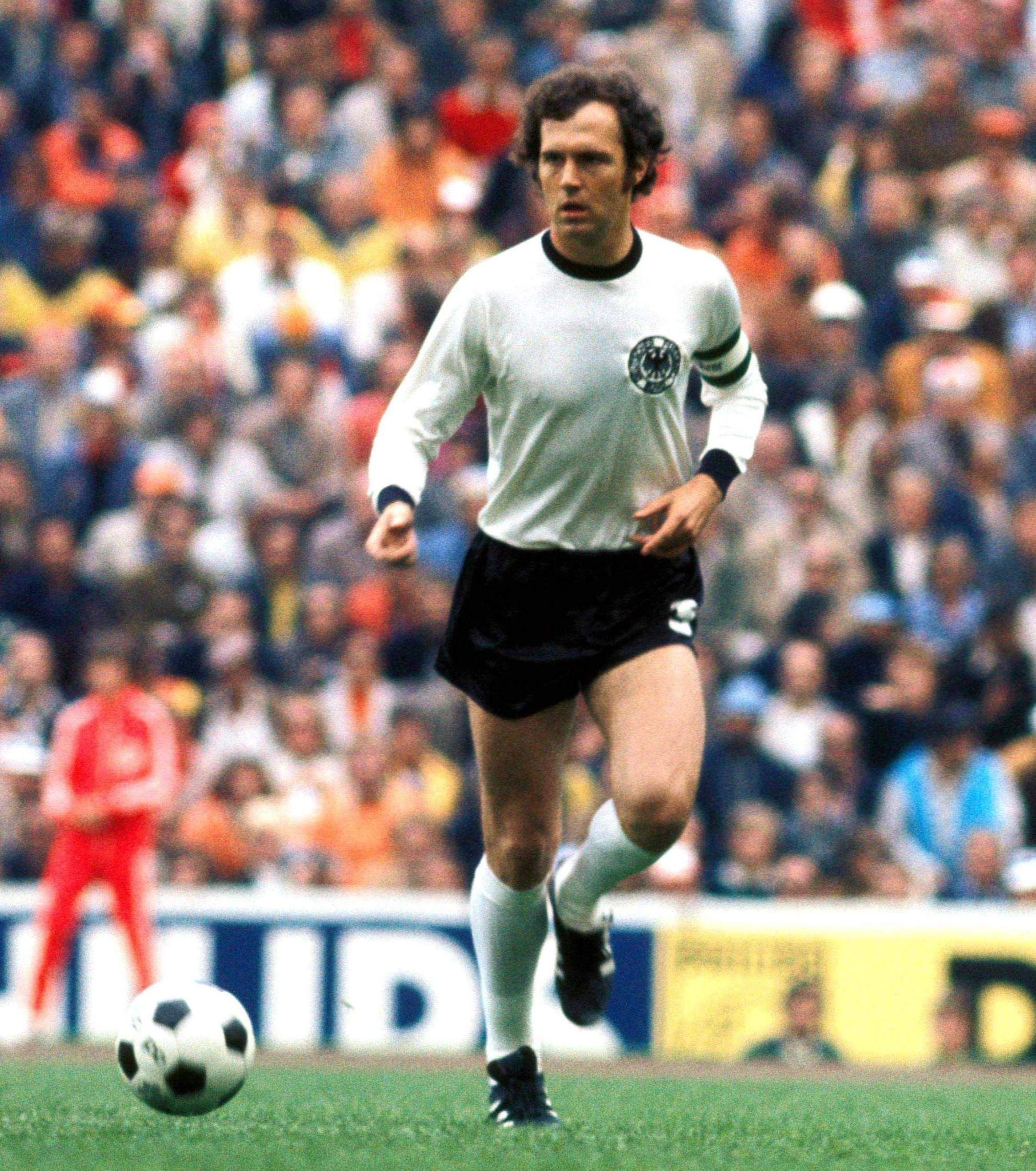 Happy birthday Franz Beckenbauer, 75 years old. Congratulations Kaizer!   