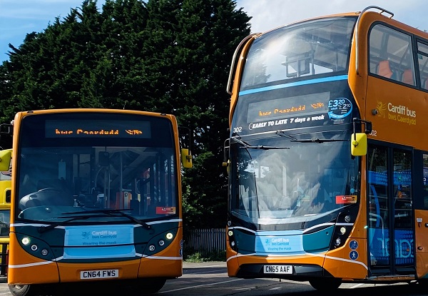 Cardiffbus's tweet photo. ⚠️ From Monday 14th September, staff will be deployed on our buses to ensure compliance with wearing of face coverings, inline with Welsh Government guidance.  If you are not exempt you must wear face coverings whilst on board our buses.
ℹ️Information: https://t.co/kG1pcOxDFv https://t.co/ytVtuB4Qg8