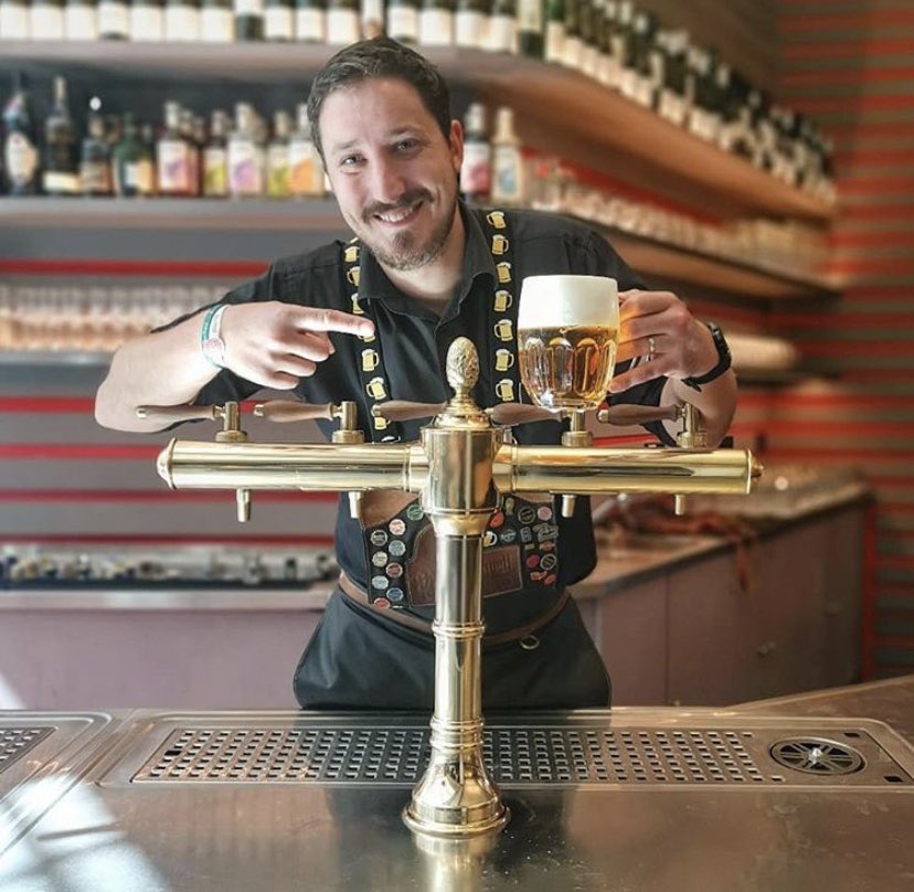 Es viernes! Fin de semana por delante, es el momento de una buena cerveza checa. Na zdraví! 🍺🇨🇿 #pivo #beertime #cerveza🍺 #cervezas🍻 #cerveceria #cervecerías #cervezacheca #cervezacheca🇨🇿