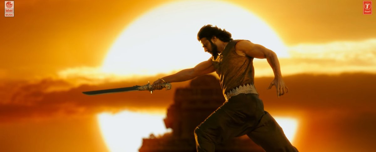 Sai__Sanath's tweet photo. Ammayila ki
 " yem unnadra Babu " anipinchalannaa

Masses ki 
" Yem unnav Anna thum sher ke jaise dikthe bhayya " anipinchalanna

Director laki 
" Ramudu , Arjunudu Laa unnadu "  anipinchalanna

PRABHAS okkade 👑
 #41DaysToREBELSTARBDay https://t.co/reLulSRBQC