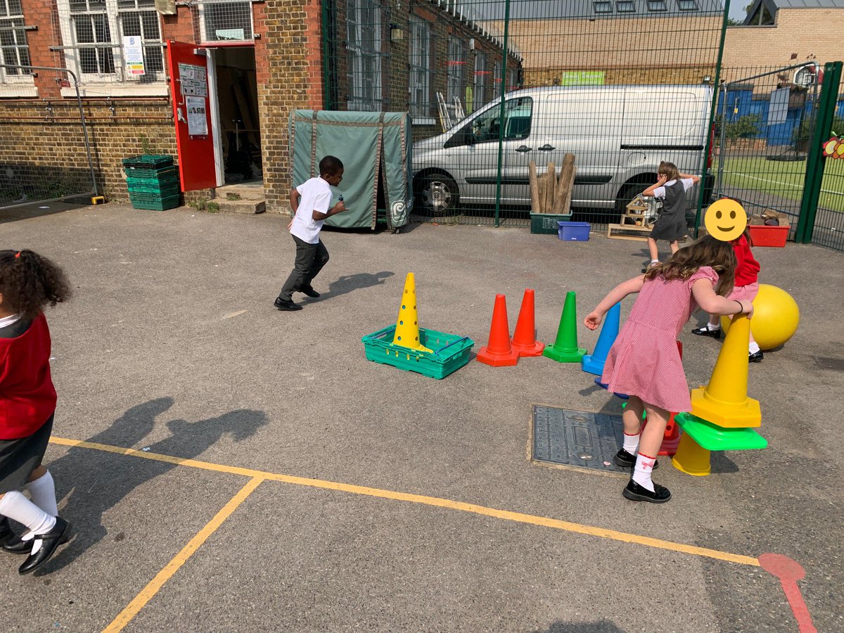 brackprimary's tweet image. Year 1 having a wonderful transition time with lots of outdoor learning time! #outdoorlearning #primaryfun