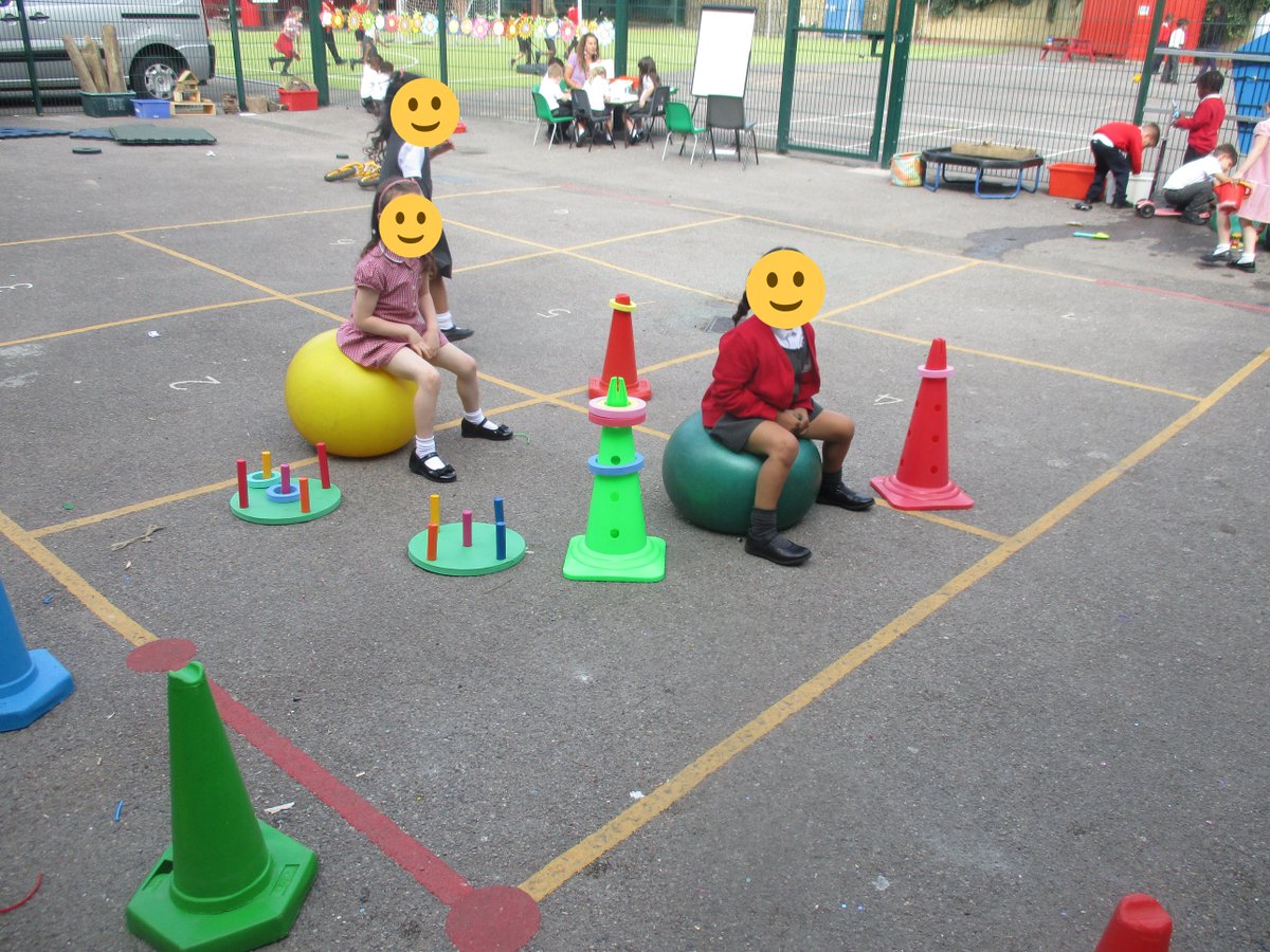 brackprimary's tweet image. ...and Y1 loving their transition with some wonderful outdoor learning! #primaryfun #backtoschool