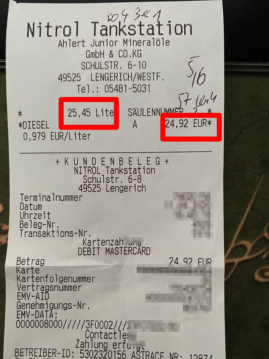 GaspodesWelt's tweet photo. 0,979 € / Liter... das habe ich schon seit über 15 Jahren nicht mehr bezahlt...
#proCorona 😂😂 https://t.co/xYE94YxOGJ