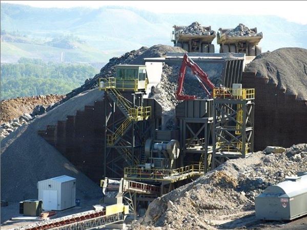 TelsmithInc's tweet image. Primary 3858 jaw crusher modular plant installation with Aggregate Manufacturing International!  #Astec #OneAstec #modularplant #primaryplant #crushing Learn more about our modular plants here: ow.ly/IHpR50BnkWK