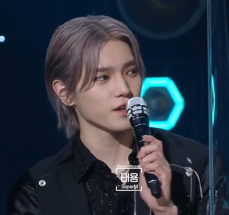 竜ryu On Twitter Taeyong Looks So Pretty On Yu Huiyeol S Sketchbook Today Https T Co Cylfs8vcea Twitter