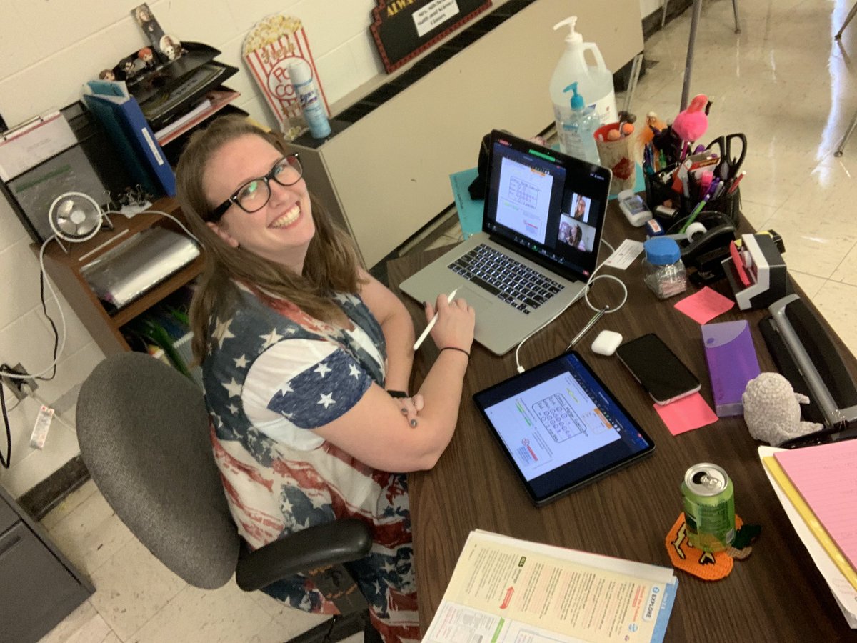EaglesSouthwest's tweet photo. 🗣Another LIVE📹 Recording session in progress‼️ Ms. Mitchell @TigerBlueJana is making sure her students get the auditory and the visual 🖊 #OnAFriday #EagleThings #Planning4Perfect #MathR🤩cks @Aritmetica_Lady @FCPSchoolsTN @Supt_DrConnie https://t.co/xO0aAp8Uib