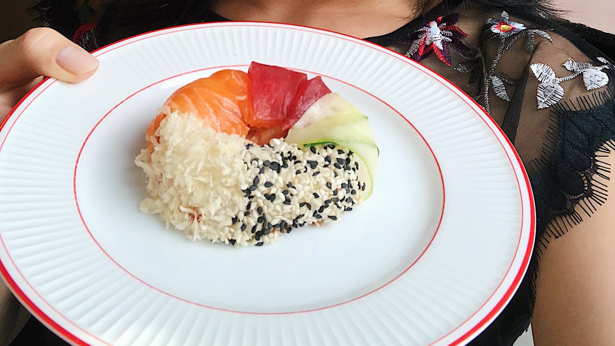 Here’s my latest creation: a SUSHI DONUT!🤗I took my own twist on this popular dish by using Panko as a topping. Panko, or Japanese bread crumbs, provided a great crunch to the sushi donut. When I ate this sushi donut, I ate it a little too fast because it was so good!😆