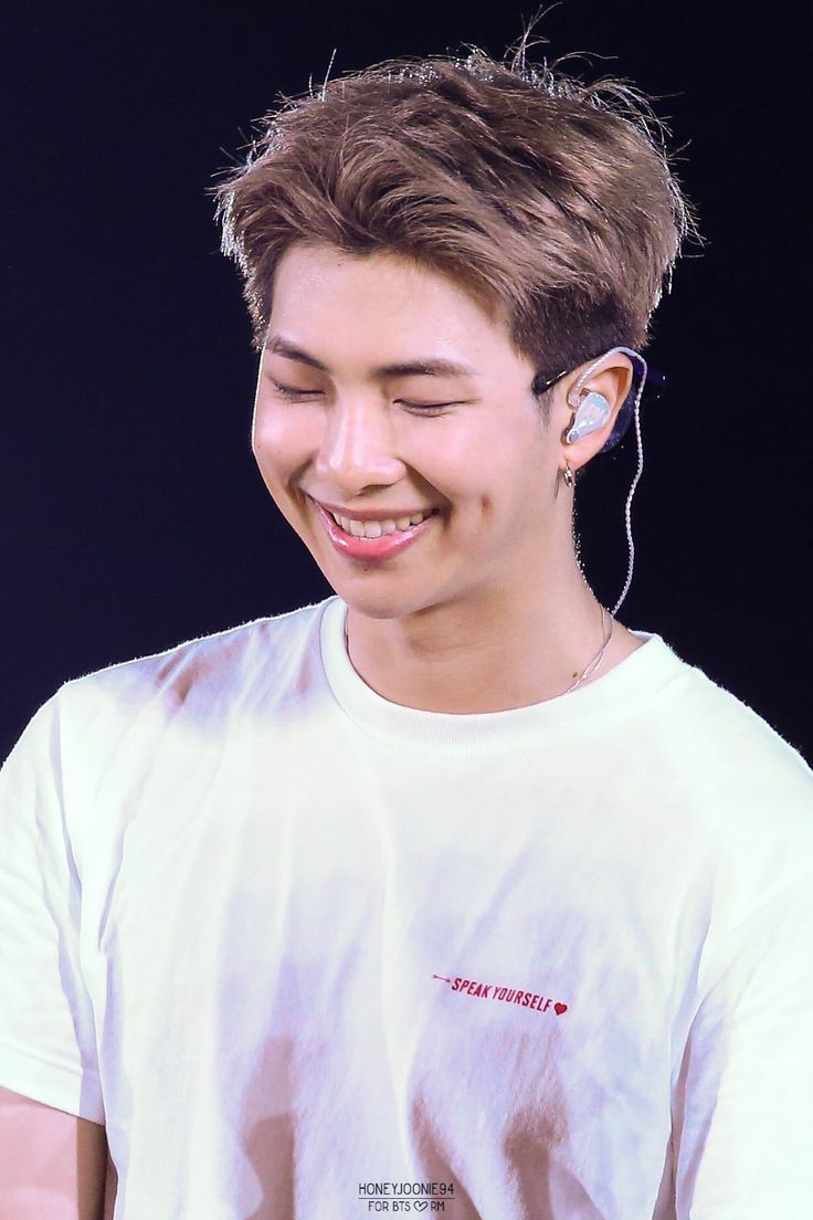 tancrushy1209's tweet photo. he leaves the stars wherever he goes, laff uuuu and hippi burthdayyy babiesss💫💜🦋🌹🐣🌻🌸🍒🌈  #NamjoonDay #NamjoonBirthday #HappyBirthdayNamjoon  @BTS_twt @bts_bighit @BigHitEnt https://t.co/WSY0uwWWk0