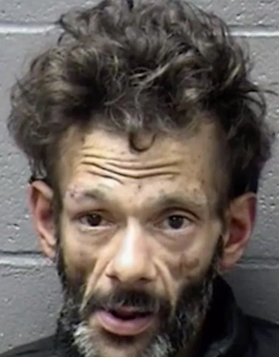 Complex's tweet image. 👏🏼 #MightyDucks star Shaun Weiss over 230 days sober following meth arrest: bit.ly/32m04l4