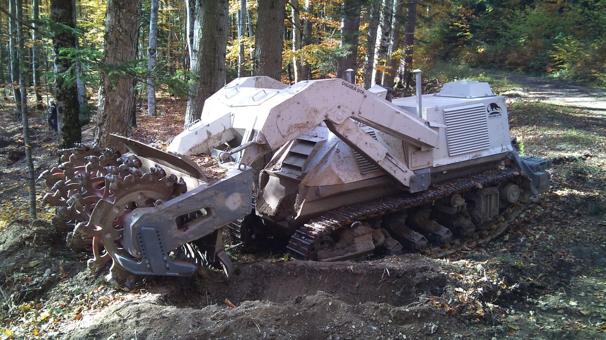 ⚙️Réparation express avant démonstration⚙️

Découvrez l'épisode 20 de nos stories sur cette page: foundation.digger.ch/foundation/fr/…

#digger #fondation #diggerfoundation #déminage #humanitaire #jurabernois #jura3lacs #jurabernoistourisme #bière #suisse #vaud