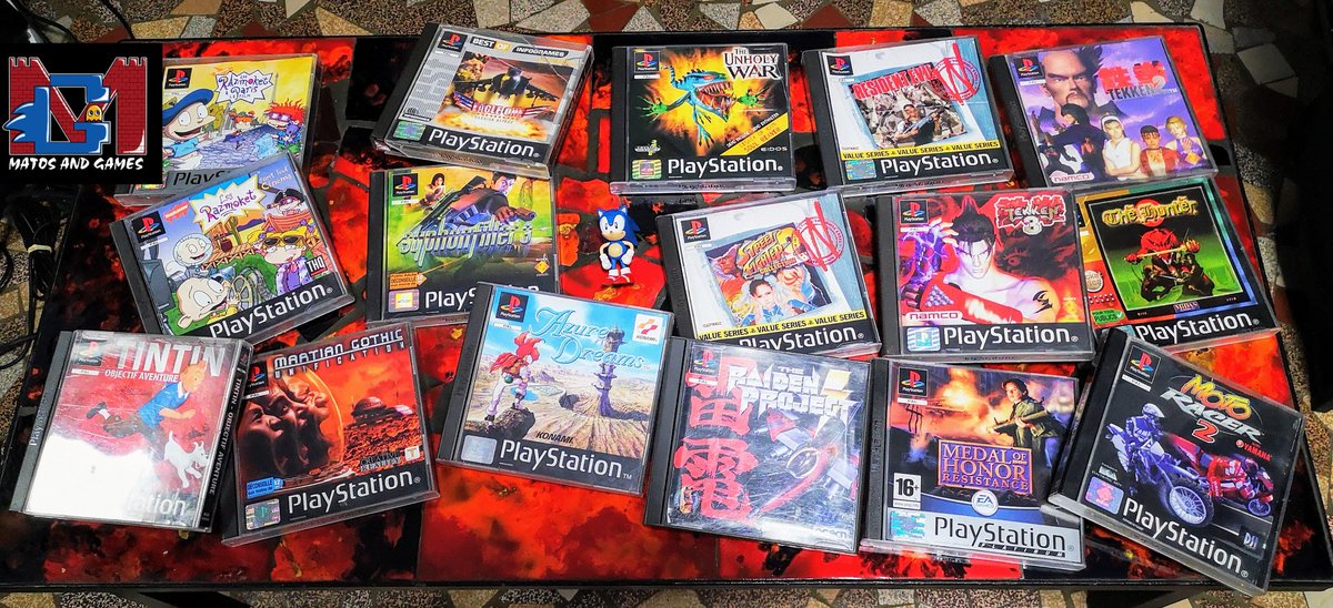 MatosandGames's tweet photo. Bien cool cette sélection de matos PS1 😎😎
#retrogaming #ps1 #sony #theunholywar #residentevil #motoracee #azuredreams #tekken #tekken #raidenproject #medalofhonorresistance #syphonfilter #lesrazmoket #matosandgames https://t.co/rUnx80f0d0