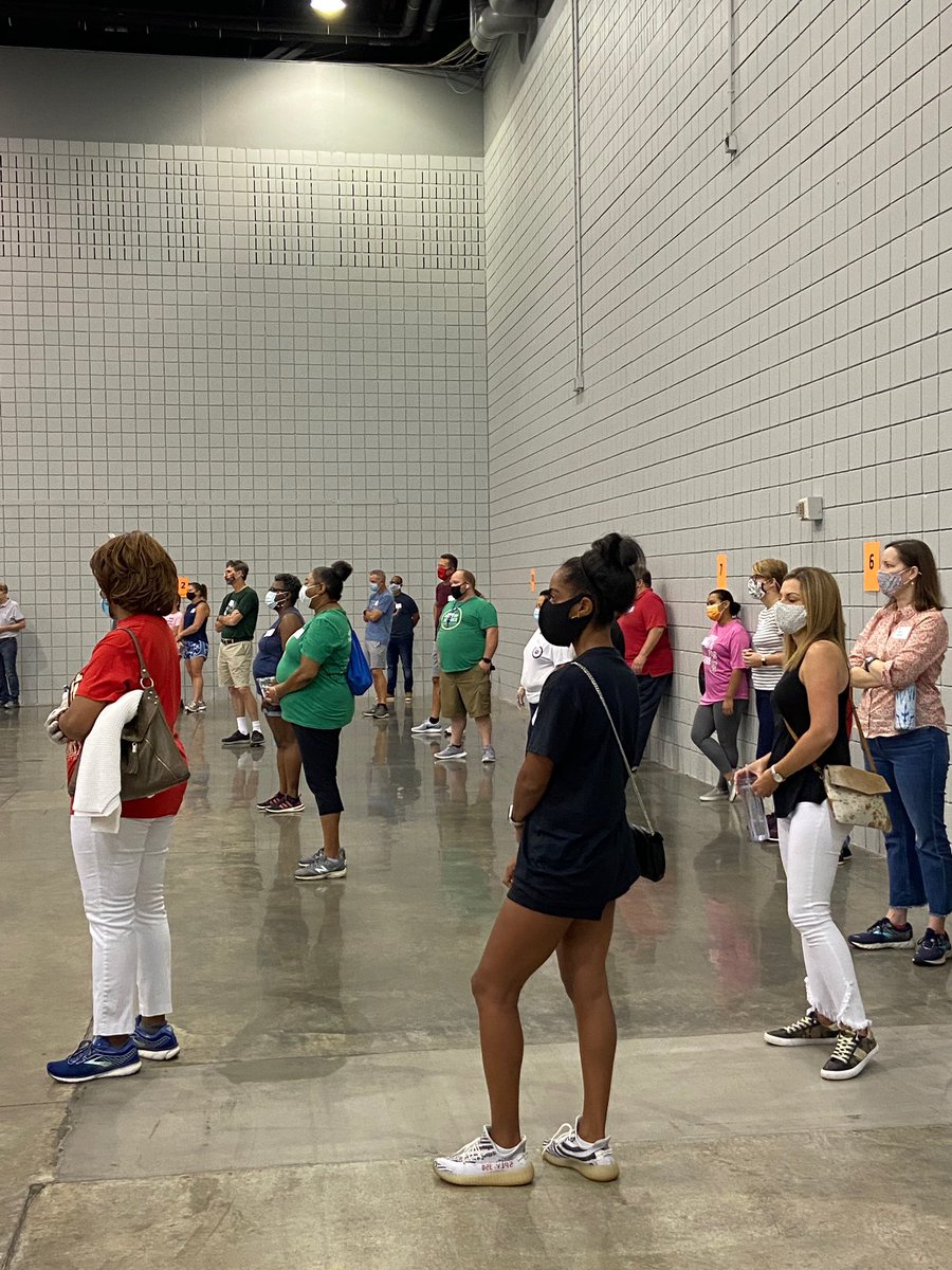 atlantaymca's tweet photo. More than 600 volunteers are joining us today in socially distanced shifts to serve with the Y and make a difference in closing the #foodinsecurity gap in our community. #DidYouKnow #YMCADaysofService https://t.co/BHaMZOiGP8