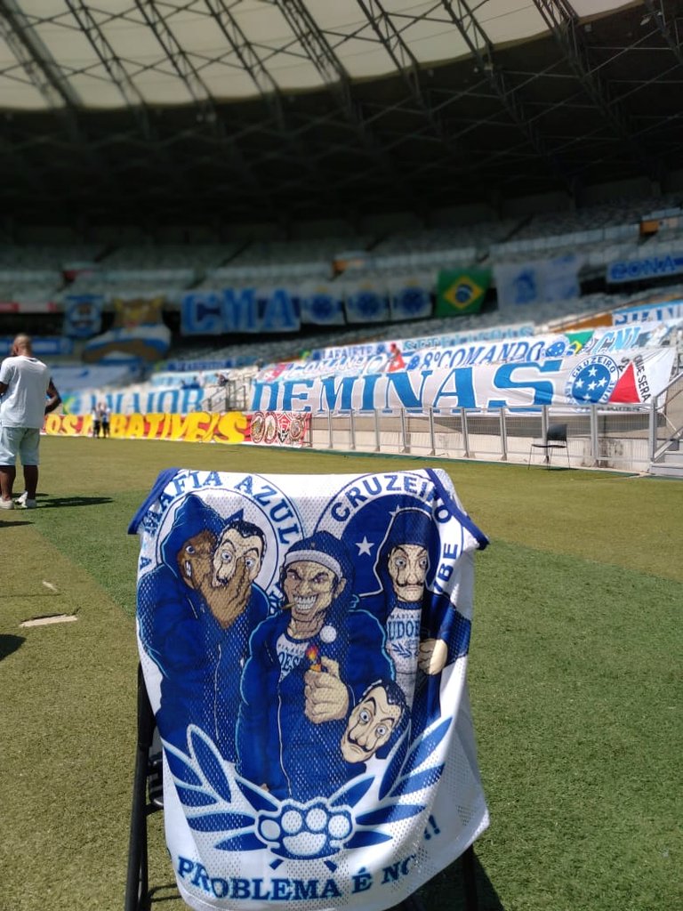 AzulSudoeste's tweet photo. 𝐎 𝐏𝐑𝐎𝐁𝐋𝐄𝐌𝐀 𝐄 𝐍𝐎𝐒 !!!
#MafiaAzulSudoesteDesde2006
#BondeDoCalvoLouko
#EquipeALQAEDA
@mafiaazul77
@Cruzeiro https://t.co/kaXv6QK2wz