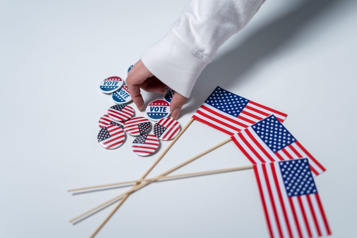 wsuguardian's tweet photo. Election Day this year is Nov. 3 and @wrightstate College Democrats and College Republicans want to make sure students stay informed and use their voice to vote. | Read more: https://t.co/YyzNctTk31 https://t.co/lLZ5ez8tIA