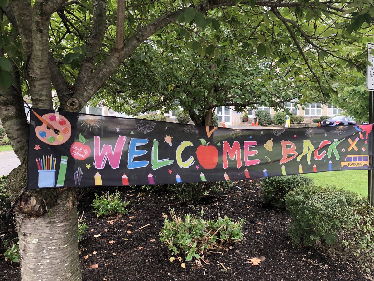 Lovely to stop into ⁦<a href="/WPSWashington/">Washington School</a>⁩ School and chat with the amazing teachers. 🎶