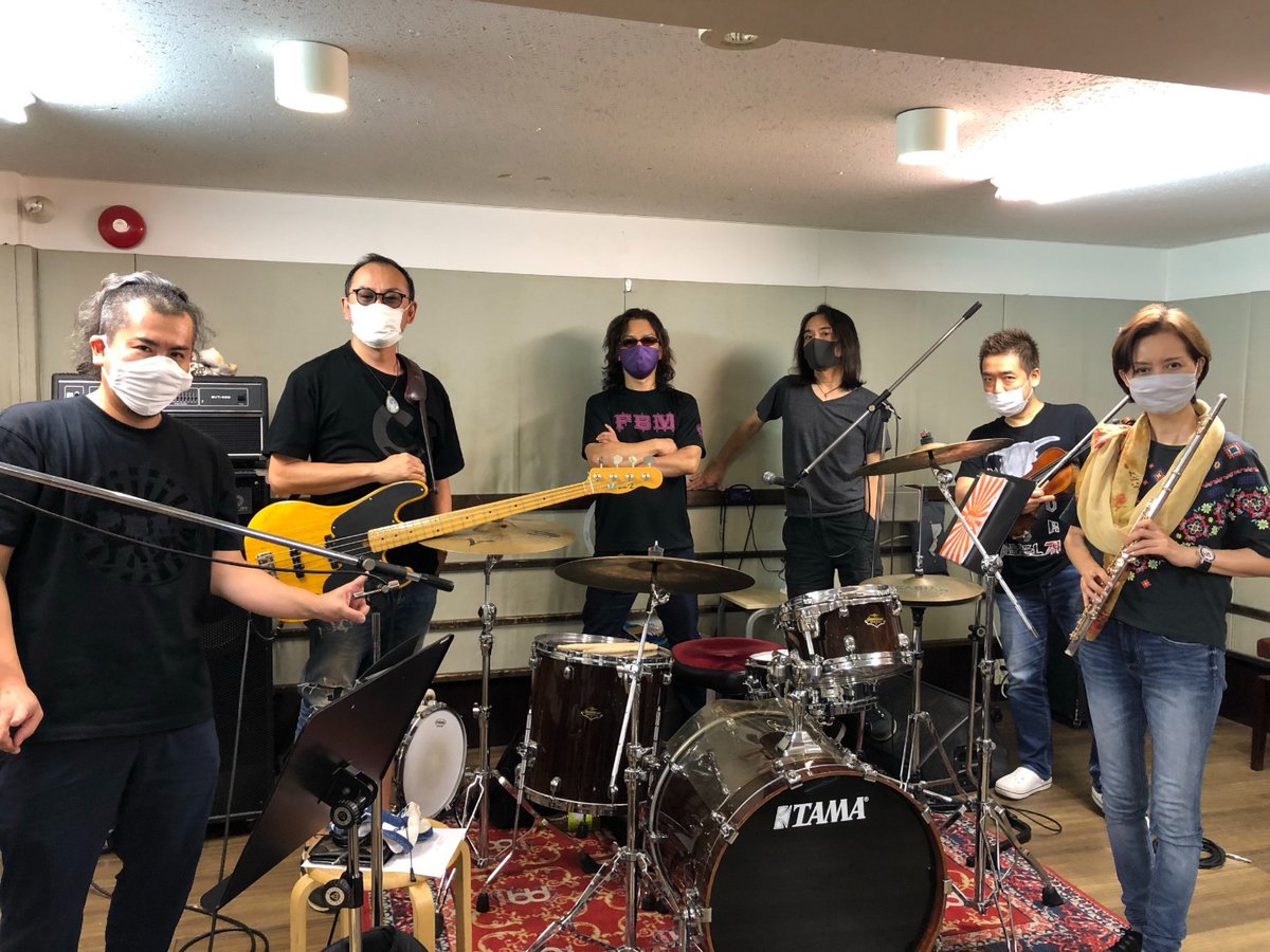 佐藤強一 Twitterissa 初日から売り切れサイズが出るほど沢山のオーダーを頂きまして有り難い限りでございます コツコツと準備をいたしまして月曜から順次発送する予定です 本日 9 24大阪用リハ こうやって活動出来るのも皆様のお陰です ありがとうございます 佐藤強一 Twitterissa 初日から売り切れサイズが出るほど沢山のオーダーを頂きまして有り難い限りでございます コツコツと準備をいたしまして月曜から順次発送する予定です 本日 9 24大阪用リハ こうやって活動出来るのも皆様のお陰です ありがとうございます