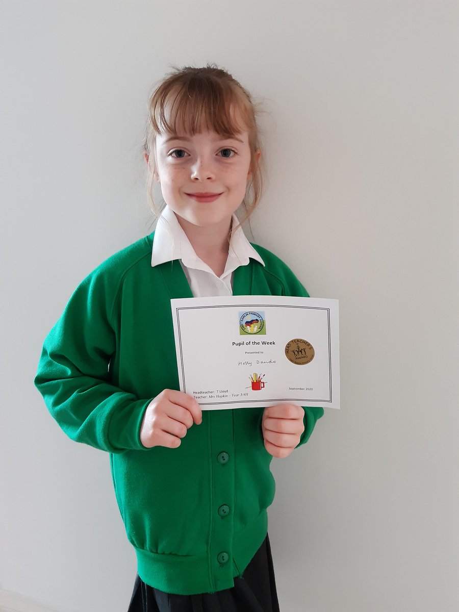 JoanneDando1's tweet photo. @CwrtRawlinprim @CaerphillyCBC Super proud Mummy moment of my Holly winning the Headteachers award - first full week in school 🥳🥰💖 https://t.co/x9ulsUvzT8