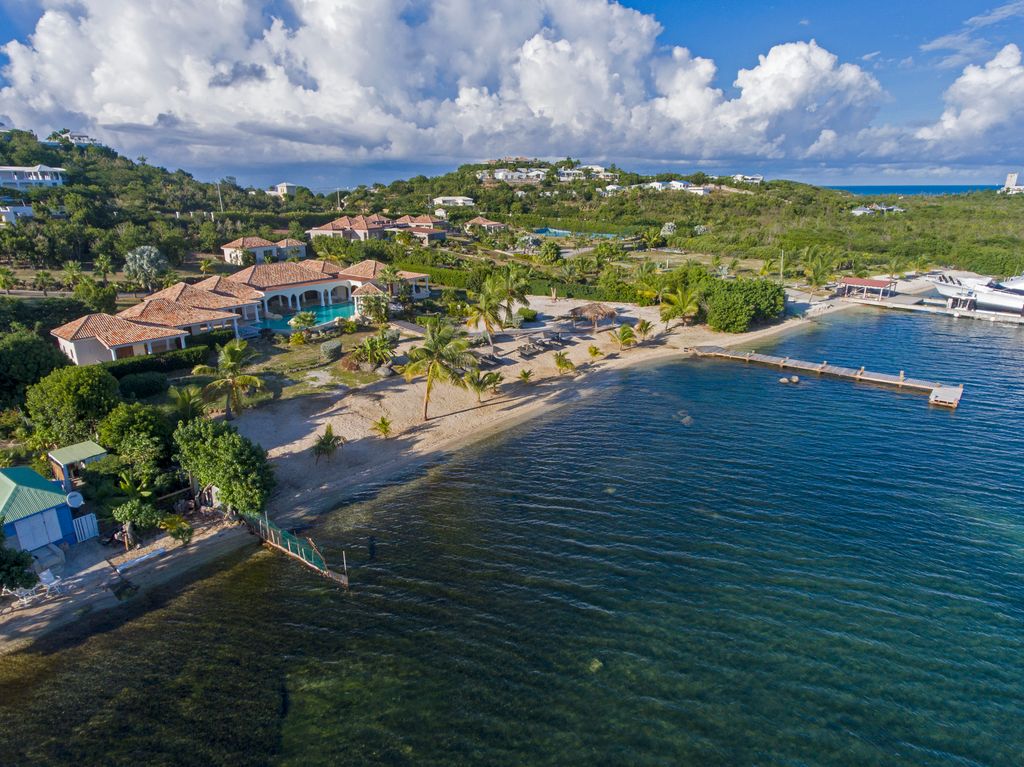 SXMSIR's tweet image. La Salamandre is an elegant villa in Teres Basses that offers a magnificent free-form pool just steps from the Simpson Bay lagoon.

buff.ly/3jYw84n