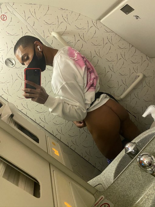 someone walked in on me cause my ass forgot to lock the door behind me 🍑🍑🍑🍑🍑🤷🏽&zwj;♂️🤷🏽&zwj;♂️🍑🍑🍑🍑🍑 https://t<a href="/tag/outdoors"class="tags"><span>#outdoors</span></a><a href="/tag/willrogers"class="tags"><span>#willrogers</span></a>