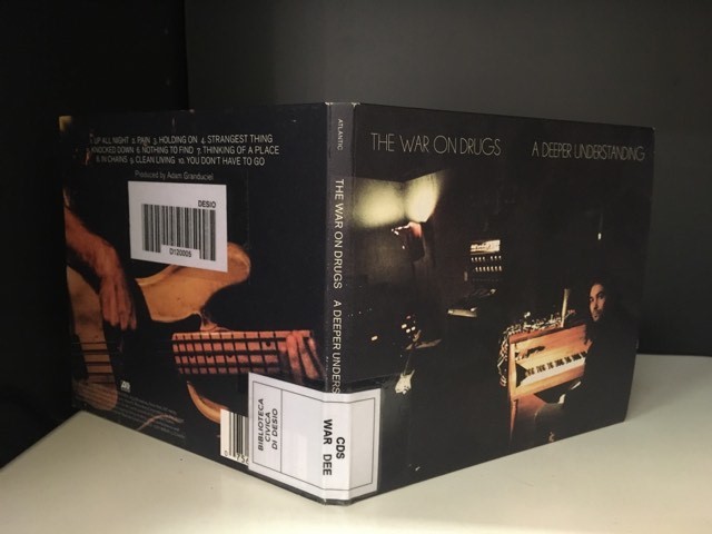 BibliotecaDesio's tweet photo. #dischidascoprire ci porta in #USA (già che è l'#11settembre ) con #adeeperunderstanding 4° album dei #TheWaronDrugs
un gioiello di pop-rock, un bellissimo esempio di scrittura di canzoni e di arrangiamenti
Lo trovate tra le nostre #novità qui https://t.co/jCpMJZOxyE #indierock https://t.co/9n0xcTk4ZW