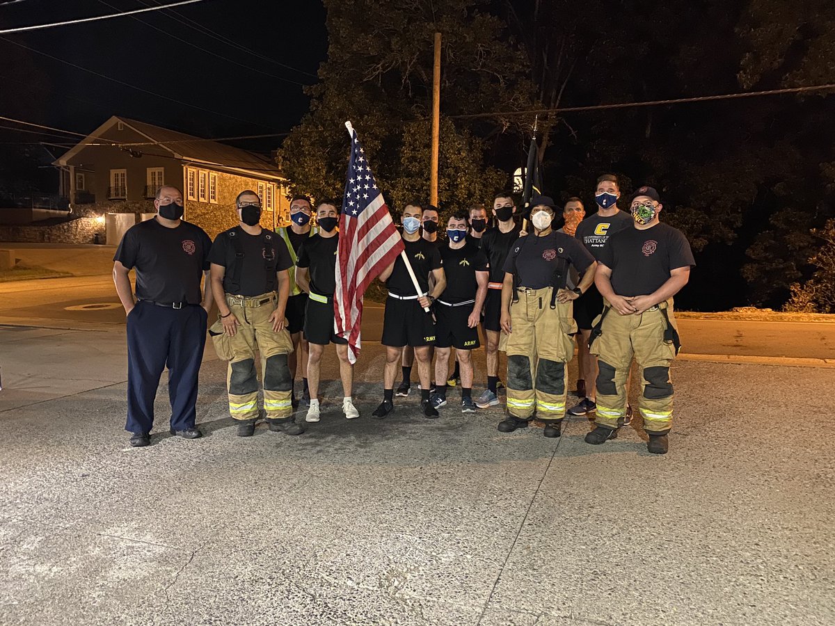 utc_rotc's tweet image. This morning our Crockett’s Ranger Company took a moment to thank local firefighters during their Captain America Run to kick off 9/11 remembrance🇺🇸🇺🇸🇺🇸