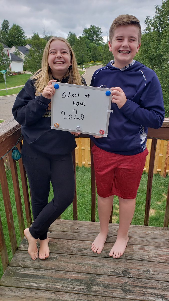 First day, finally! I think we'll be fine once we hit our stride. Today is not that day! 😂🤩📚📓🍷