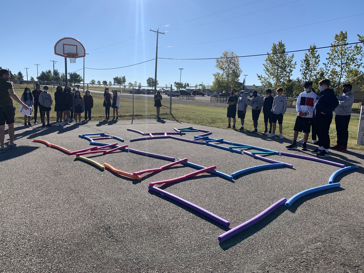 LGCalgary's tweet image. @PPL_Sabres @rvsed Pool noodles + math ???? Yup! Königsberg Bridge problem! #math9 #numeracy #makingitreal #rvsed