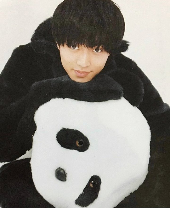 panda_renren's tweet photo. explain your @

Panda costume &amp; figure (photos below) + renren 🖤
🐼 + 🖤🖤 = panda_renren 

*Panda 🐼 color is like black n white - black 🖤 = lenlen
&amp; it just sounds cute?? Haha https://t.co/784AZ2ilmD