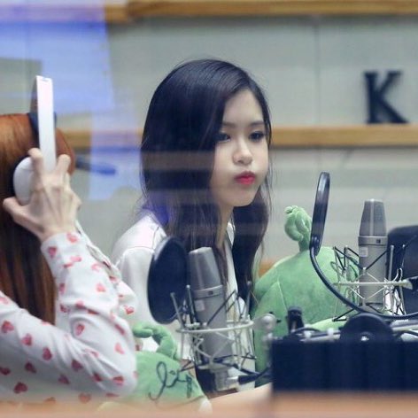 ⠀⠀⠀click on the chipmunk!⠀ ⠀⠀⠀⠀⠀⠀⠀⠀